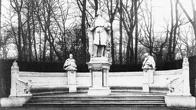 Othon IV de Brandebourg au centre - Johann von Kröchers alias Droiseke et Johann von Buch de part et d'autre - Ensemble n 7 de l'allée de la Victoire à Berlin - par Karl Begas - inauguration le 22 mars 1899